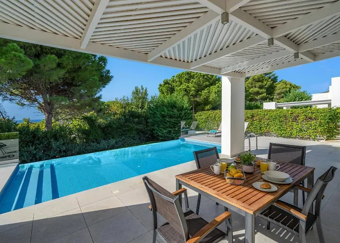 Villa La By